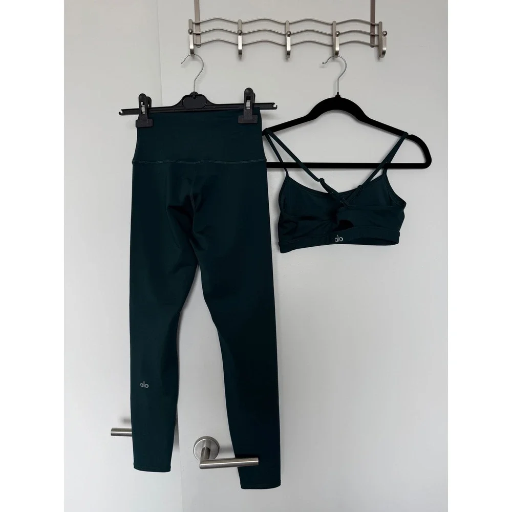 Alo Yoga Airlift High Rise Legging & Intrigue Bra Set Green S